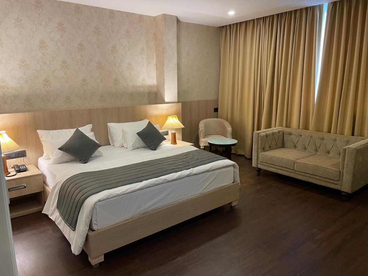 The Woodbury Hotel Gurgaon Exterior photo