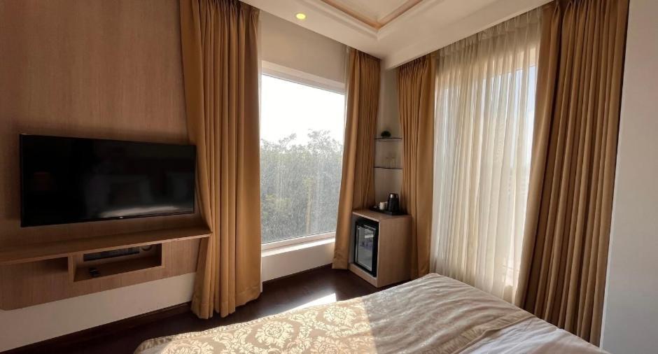 The Woodbury Hotel Gurgaon Exterior photo