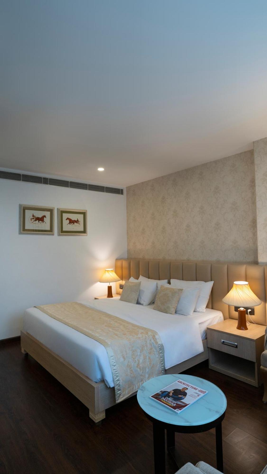 The Woodbury Hotel Gurgaon Exterior photo